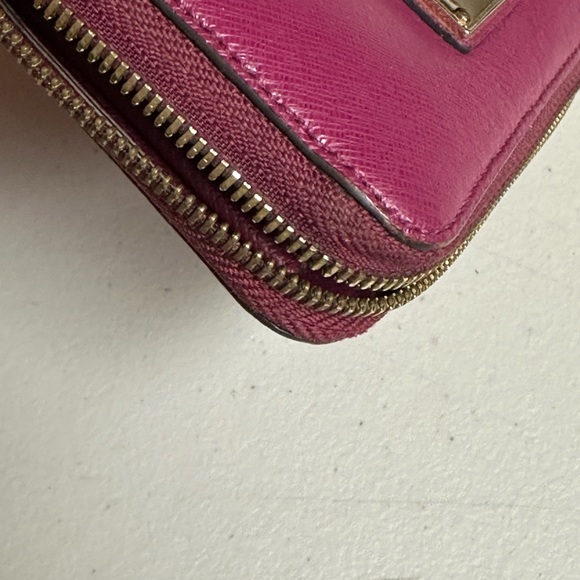 Michael Kors Large Pink Faux Leather Wristlet Wallet - Picture 7 of 12